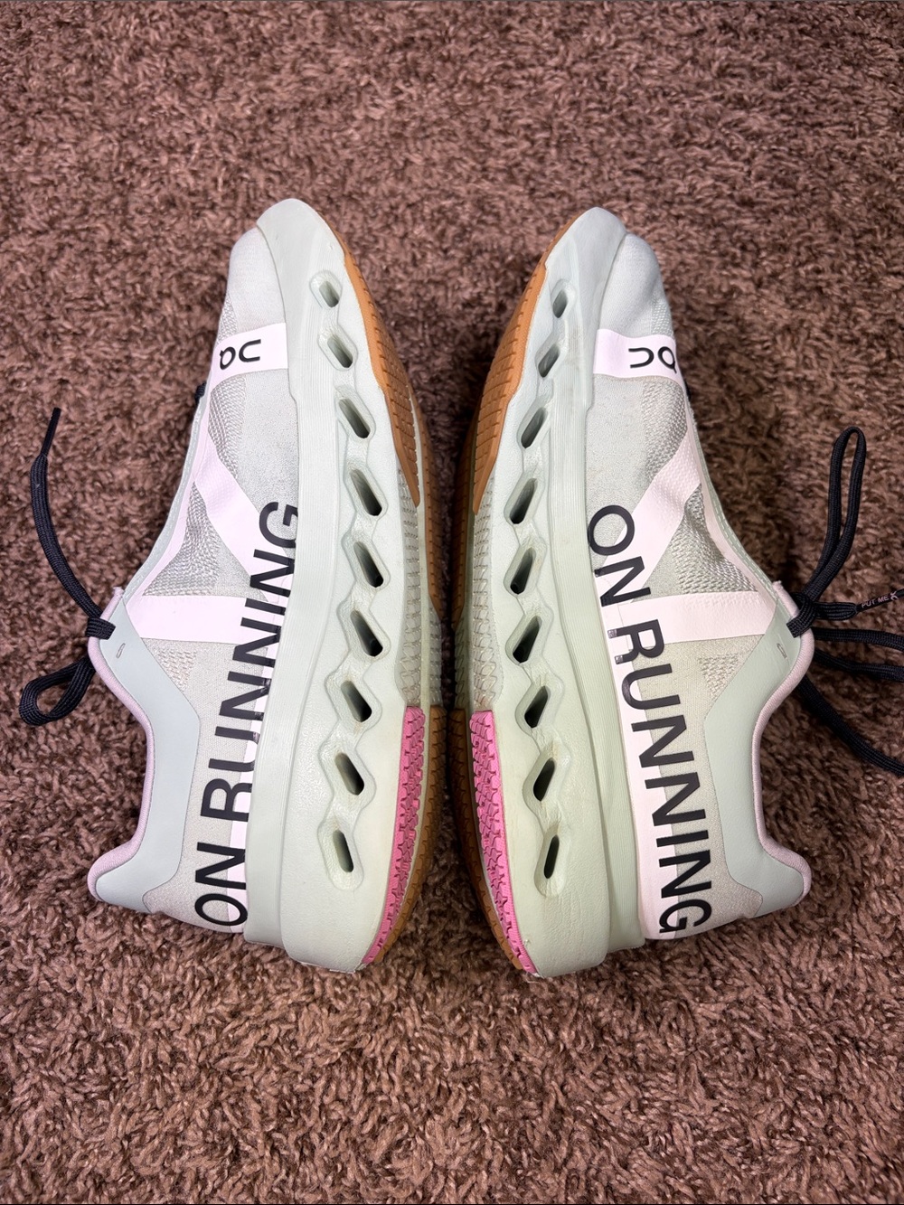 On Running Cloudsurfer Next - Mint with Pink - size 7.5